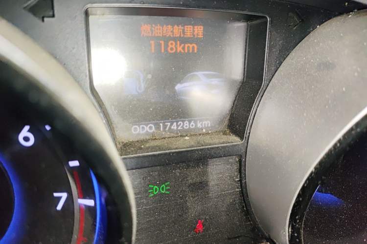 Used Hyundai Sonata 2011 2.0L Automatic Supreme Edition Odometer Close Up