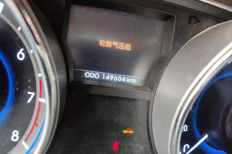 Used Hyundai Sonata 2011 2.4L Automatic Top-Tier Version Odometer Close Up