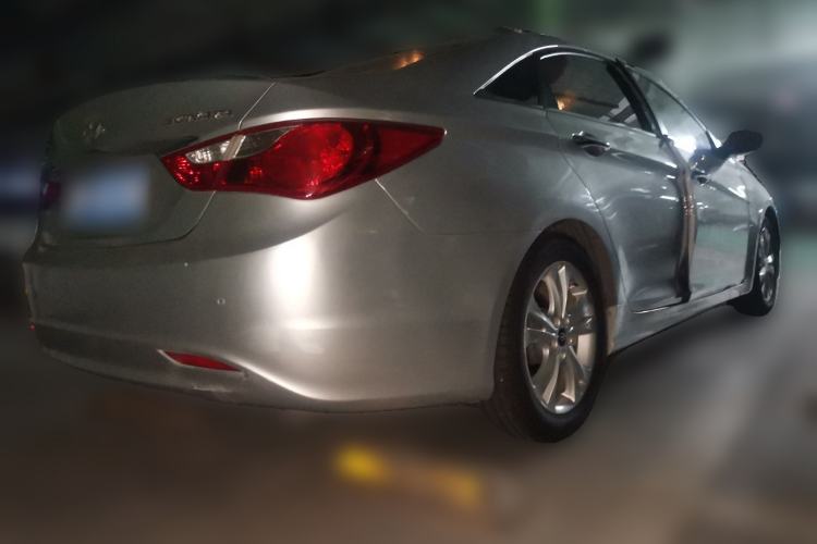 Used Hyundai Sonata 2011 2.0L Automatic Luxury Edition Rear Right 45 Deg