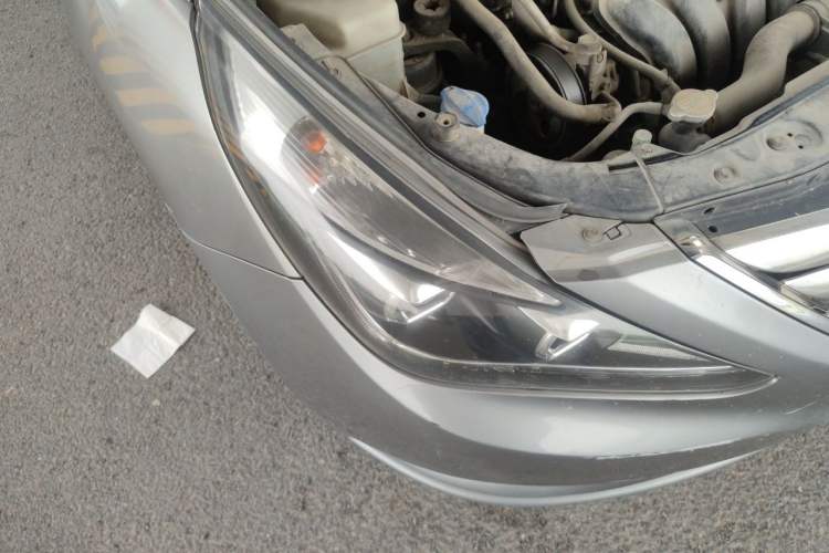 Used Hyundai Sonata 2011 2.0L Automatic Leading Edition Right Front Headlight