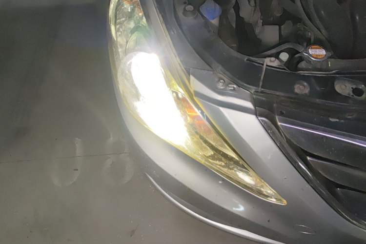 Used Hyundai Sonata 2011 2.0L Automatic Supreme Edition Right Front Headlight