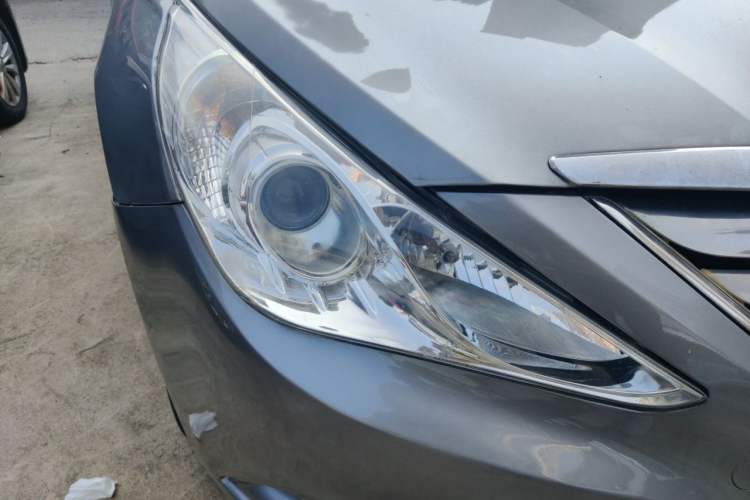 Used Hyundai Sonata 2011 2.0L Automatic Luxury Edition Right Front Headlight
