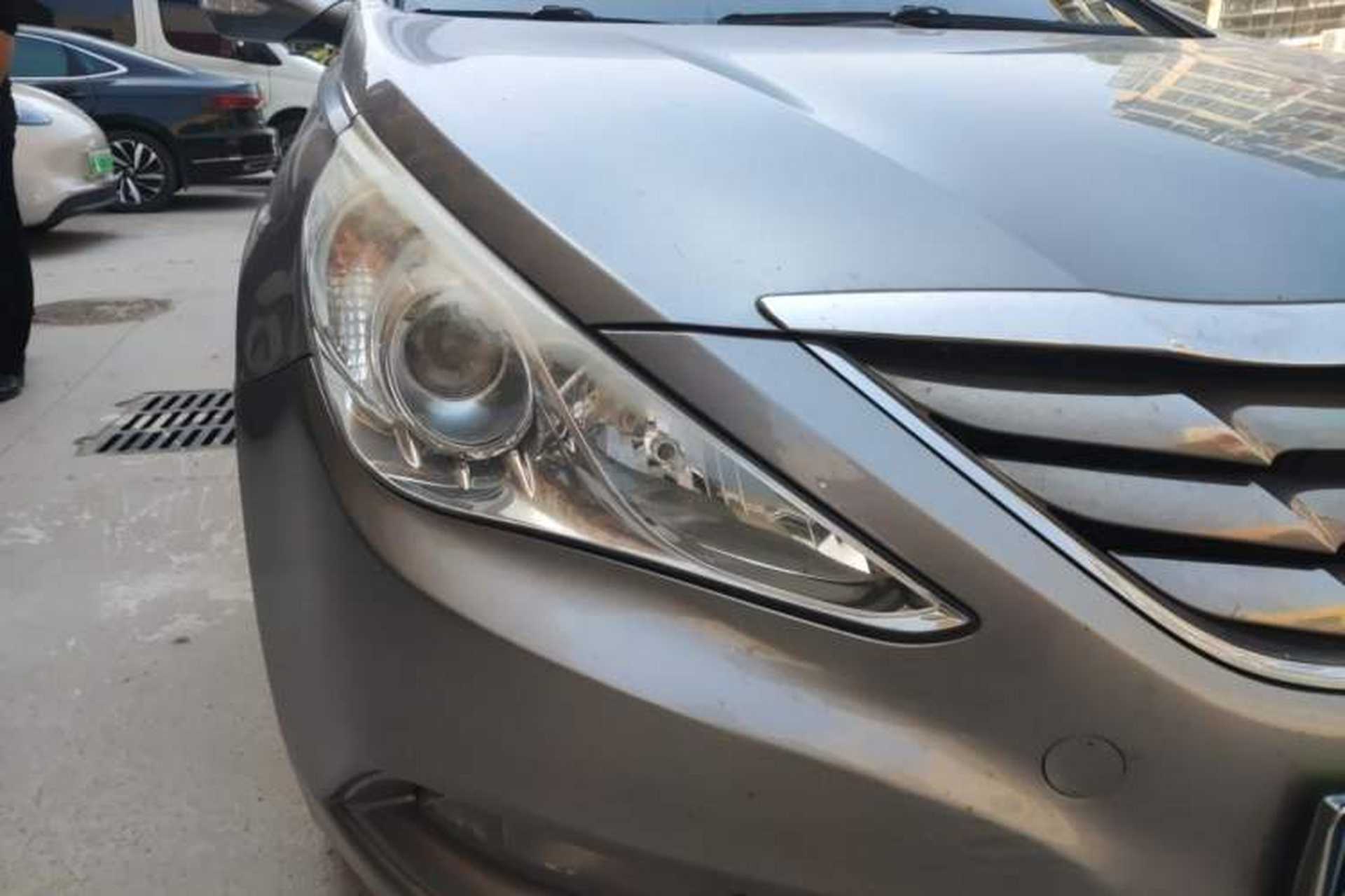 Used Hyundai Sonata 2011 2.0L Automatic Luxury Edition Right Front Headlight