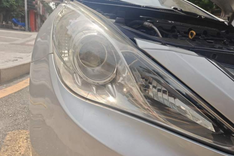 Used Hyundai Sonata 2011 2.0L Automatic Fashion Edition Right Front Headlight