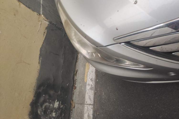 Used Hyundai Sonata 2011 2.0L Automatic Luxury Edition Right Front Headlight