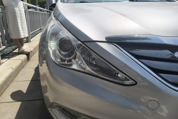 Used Hyundai Sonata 2011 2.0L Automatic Leading Edition Right Front Headlight