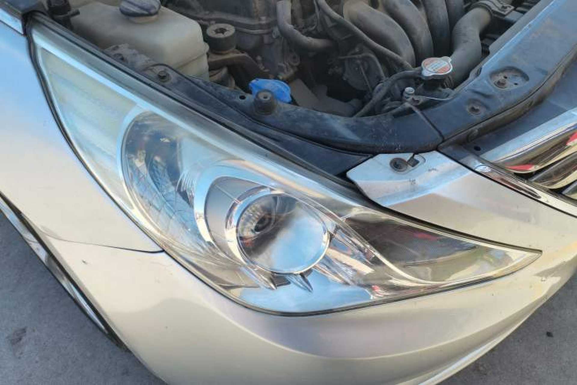 Used Hyundai Sonata 2011 2.0L Automatic Supreme Edition Right Front Headlight