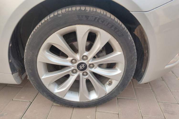 Used Hyundai Sonata 2011 2.4L Automatic Top-Tier Version Right Front Wheel Hub