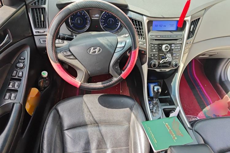 Used Hyundai Sonata 2011 2.0L Automatic Supreme Edition Steering Wheel