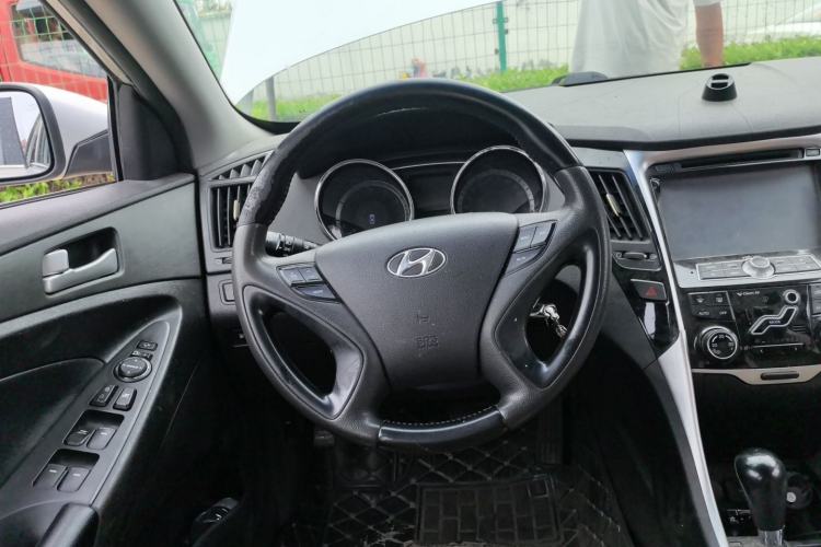 Used Hyundai Sonata 2011 2.0L Automatic Fashion Edition Steering Wheel