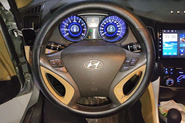 Used Hyundai Sonata 2011 2.0L Automatic Supreme Edition Steering Wheel