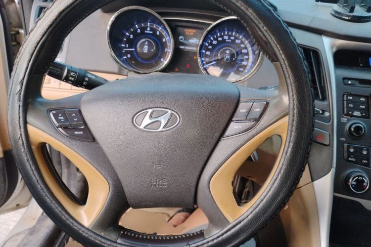 Used Hyundai Sonata 2011 2.0L Automatic Leading Edition Steering Wheel