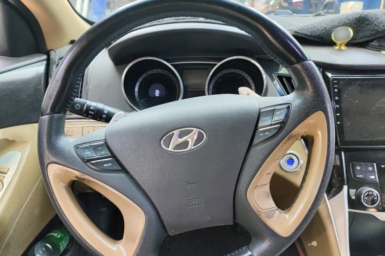 Used Hyundai Sonata 2011 2.0L Automatic Prestige Edition Steering Wheel