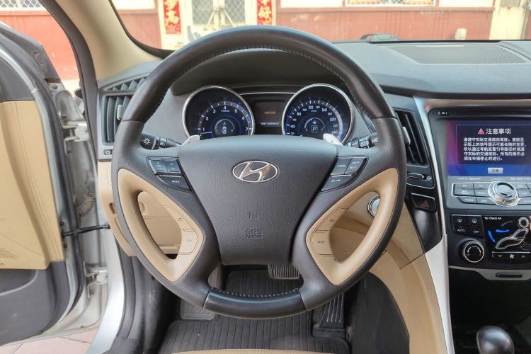 Used Hyundai Sonata 2011 2.4L Automatic Top-Tier Version Steering Wheel