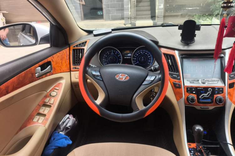 Used Hyundai Sonata 2011 2.0L Automatic Leading Edition Steering Wheel