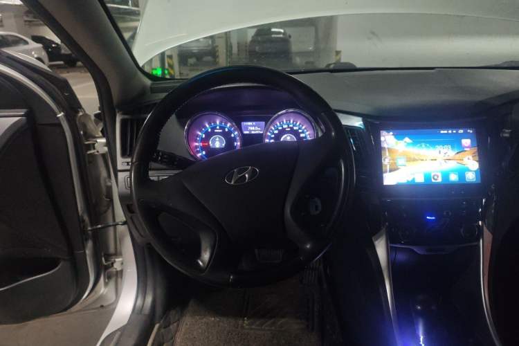 Used Hyundai Sonata 2011 2.0L Automatic Fashion Edition Steering Wheel