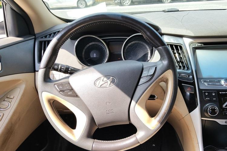 Used Hyundai Sonata 2011 2.0L Automatic Leading Edition Steering Wheel