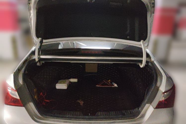 Used Hyundai Sonata 2011 2.0L Automatic Supreme Edition Trunk