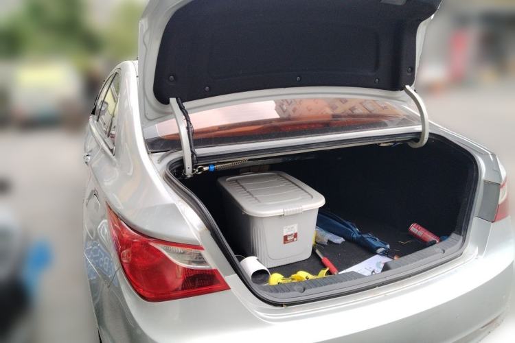 Used Hyundai Sonata 2011 2.0L Automatic Leading Edition Trunk