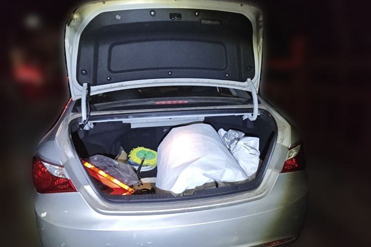 Used Hyundai Sonata 2011 2.0L Automatic Luxury Edition Trunk
