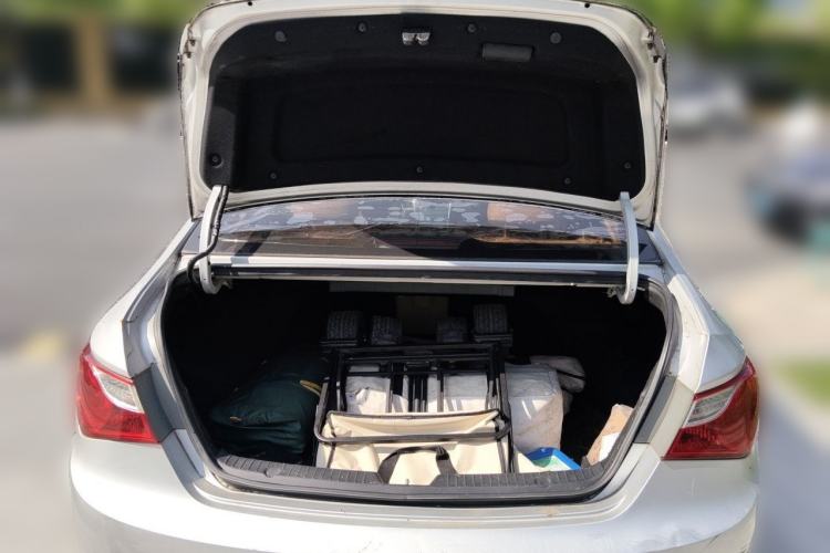 Used Hyundai Sonata 2011 2.0L Automatic Leading Edition Trunk