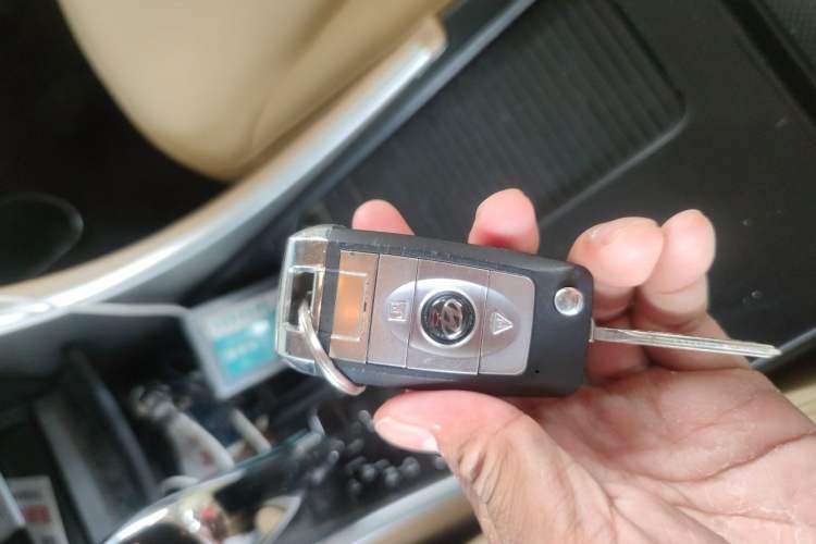 Used Hyundai Sonata 2011 2.0L Automatic Leading Edition Vehicle Key
