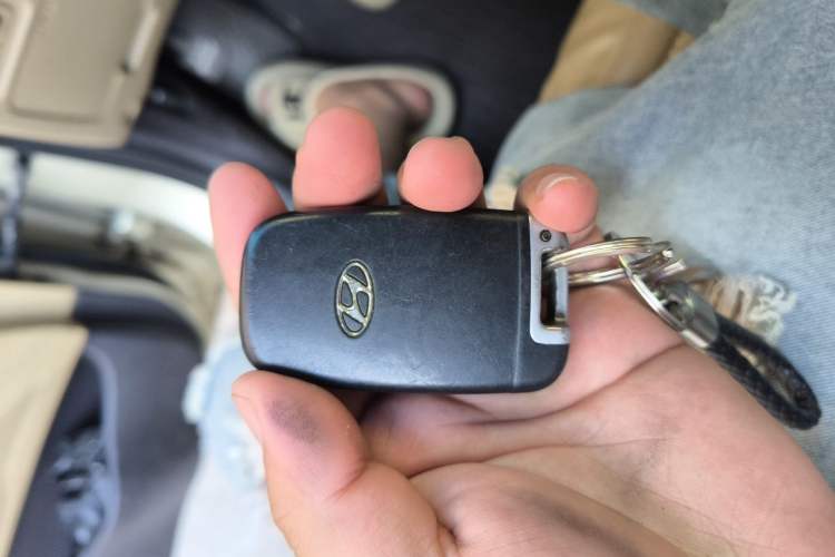Used Hyundai Sonata 2011 2.0L Automatic Prestige Edition Vehicle Key