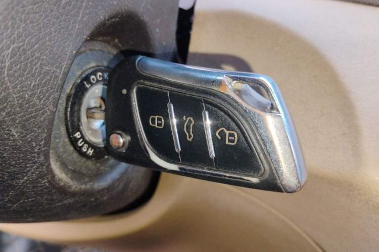 Used Hyundai Sonata 2011 2.0L Automatic Leading Edition Vehicle Key