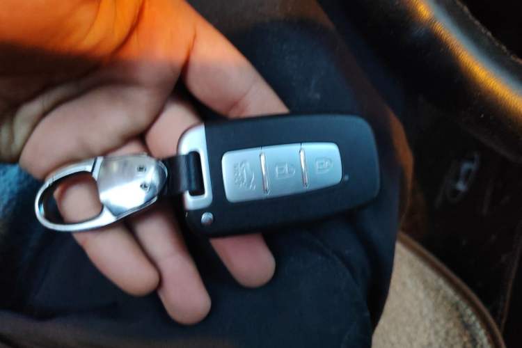 Used Hyundai Sonata 2011 2.4L Automatic Top-Tier Version Vehicle Key