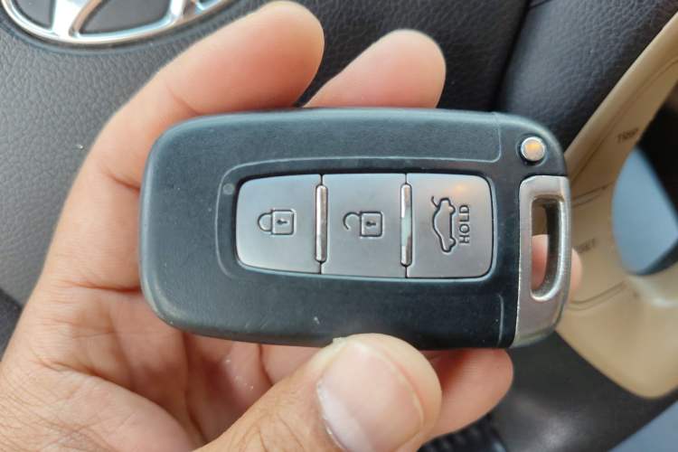 Used Hyundai Sonata 2011 2.4L Automatic Top-Tier Version Vehicle Key