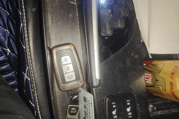 Used Hyundai Sonata 2011 2.0L Automatic Luxury Edition Vehicle Key