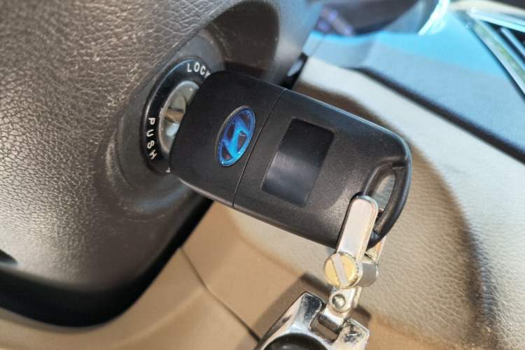 Used Hyundai Sonata 2011 2.0L Automatic Leading Edition Vehicle Key