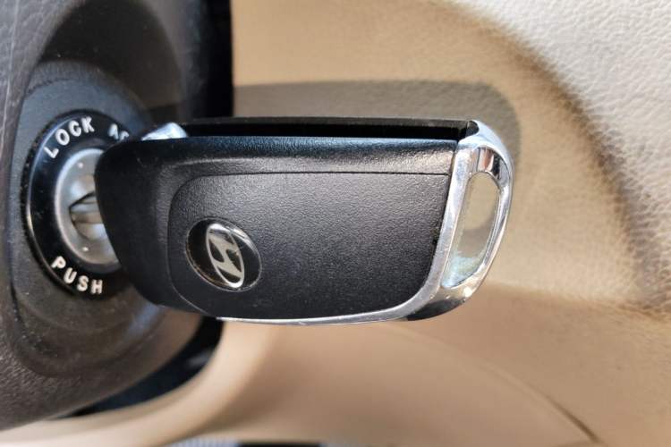 Used Hyundai Sonata 2011 2.0L Automatic Leading Edition Vehicle Key