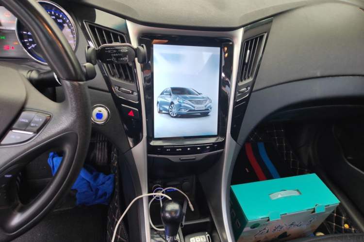 Used Hyundai Sonata 2011 2.0L Automatic Prestige Edition Audio And AC Panel