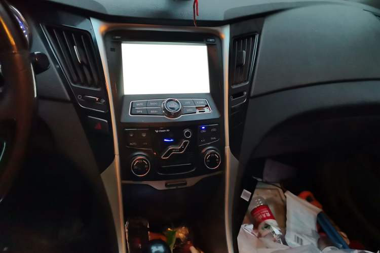 Used Hyundai Sonata 2011 2.0L Automatic Leading Edition Audio And AC Panel