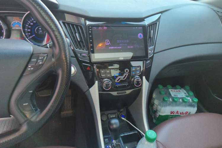 Used Hyundai Sonata 2011 2.0L Automatic Supreme Edition Audio And AC Panel