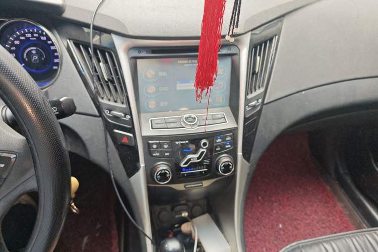 Used Hyundai Sonata 2011 2.0L Automatic Leading Edition Audio And AC Panel