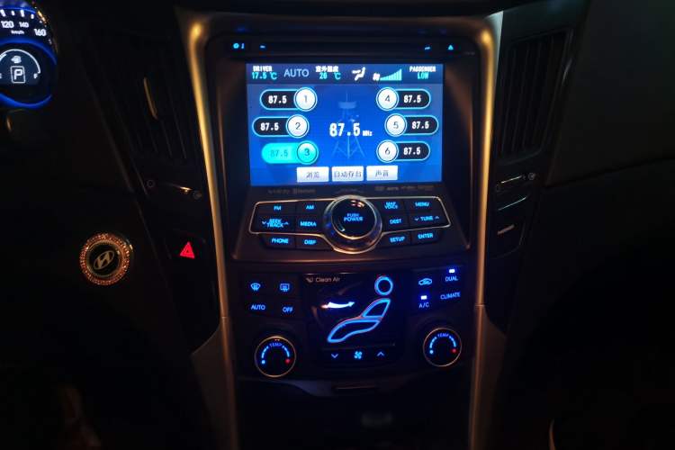 Used Hyundai Sonata 2011 2.4L Automatic Top-Tier Version Audio And AC Panel