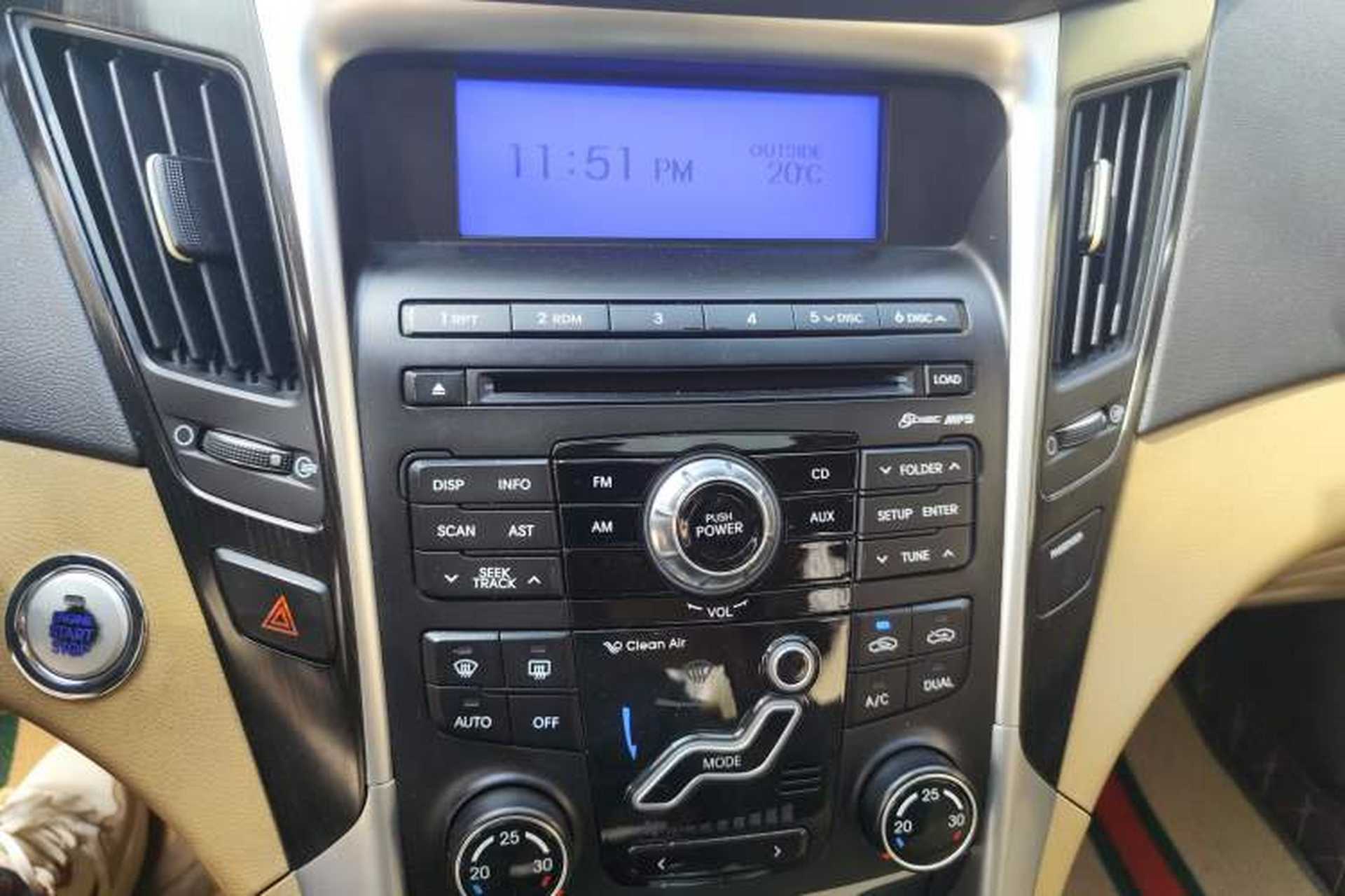 Used Hyundai Sonata 2011 2.0L Automatic Prestige Edition Audio And AC Panel