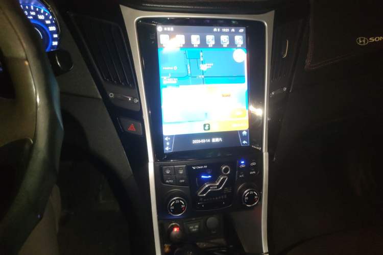 Used Hyundai Sonata 2011 2.0L Automatic Leading Edition Audio And AC Panel