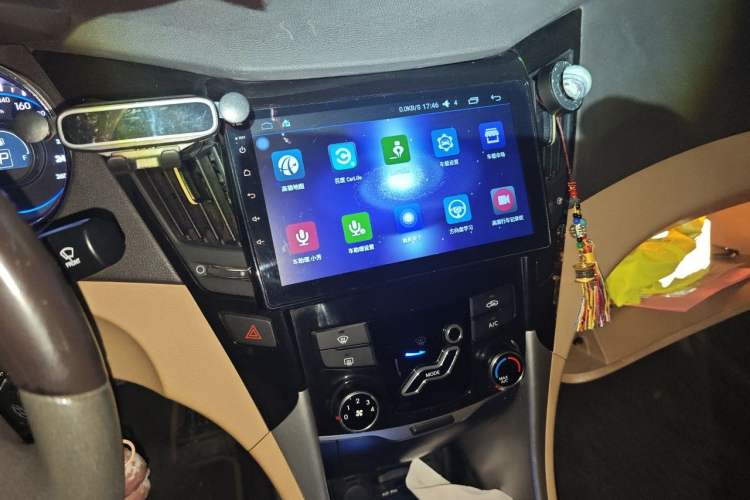 Used Hyundai Sonata 2011 2.0L Automatic Fashion Edition Audio And AC Panel