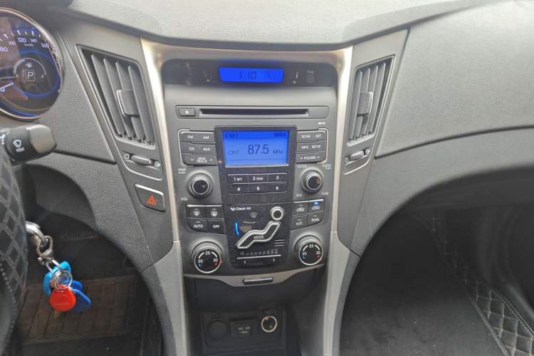 Used Hyundai Sonata 2011 2.0L Automatic Leading Edition Audio And AC Panel