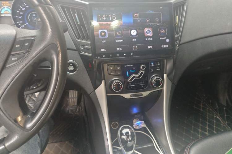 Used Hyundai Sonata 2011 2.0L Automatic Leading Edition Audio And AC Panel