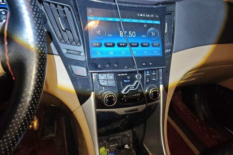 Used Hyundai Sonata 2011 2.0L Automatic Leading Edition Audio And AC Panel