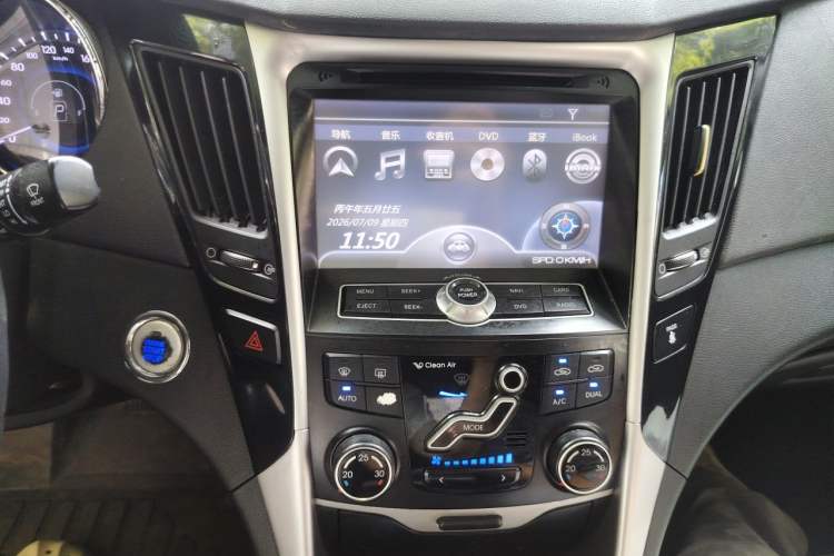 Used Hyundai Sonata 2011 2.0L Automatic Luxury Edition Audio And AC Panel