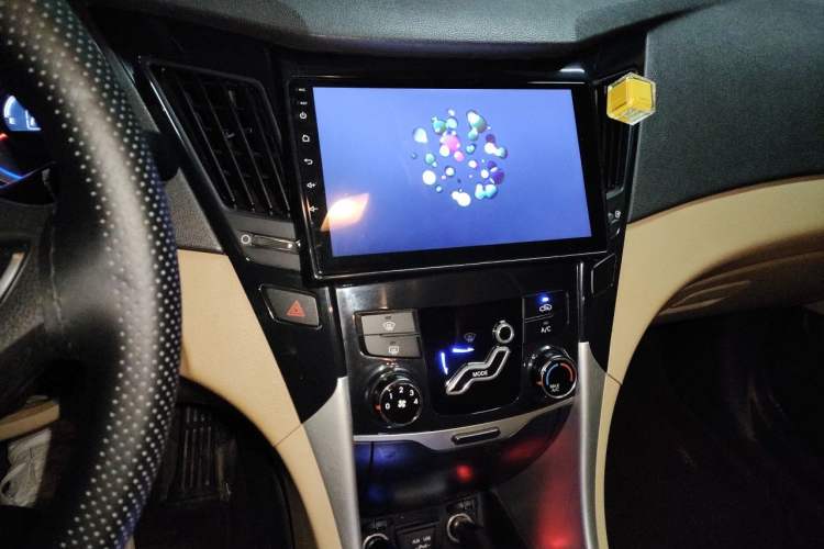 Used Hyundai Sonata 2011 2.0L Automatic Fashion Edition Audio And AC Panel
