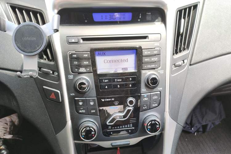 Used Hyundai Sonata 2011 2.0L Automatic Leading Edition Audio And AC Panel