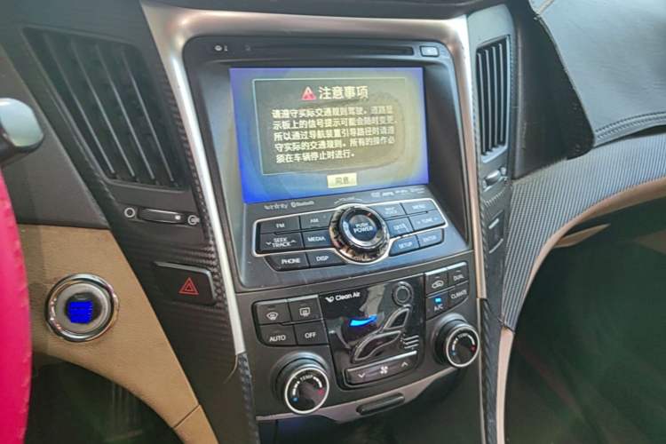 Used Hyundai Sonata 2011 2.0L Automatic Top-Grade Version Audio And AC Panel