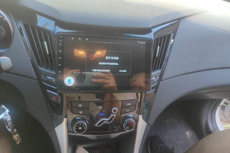 Used Hyundai Sonata 2011 2.0L Automatic Fashion Edition Audio And AC Panel