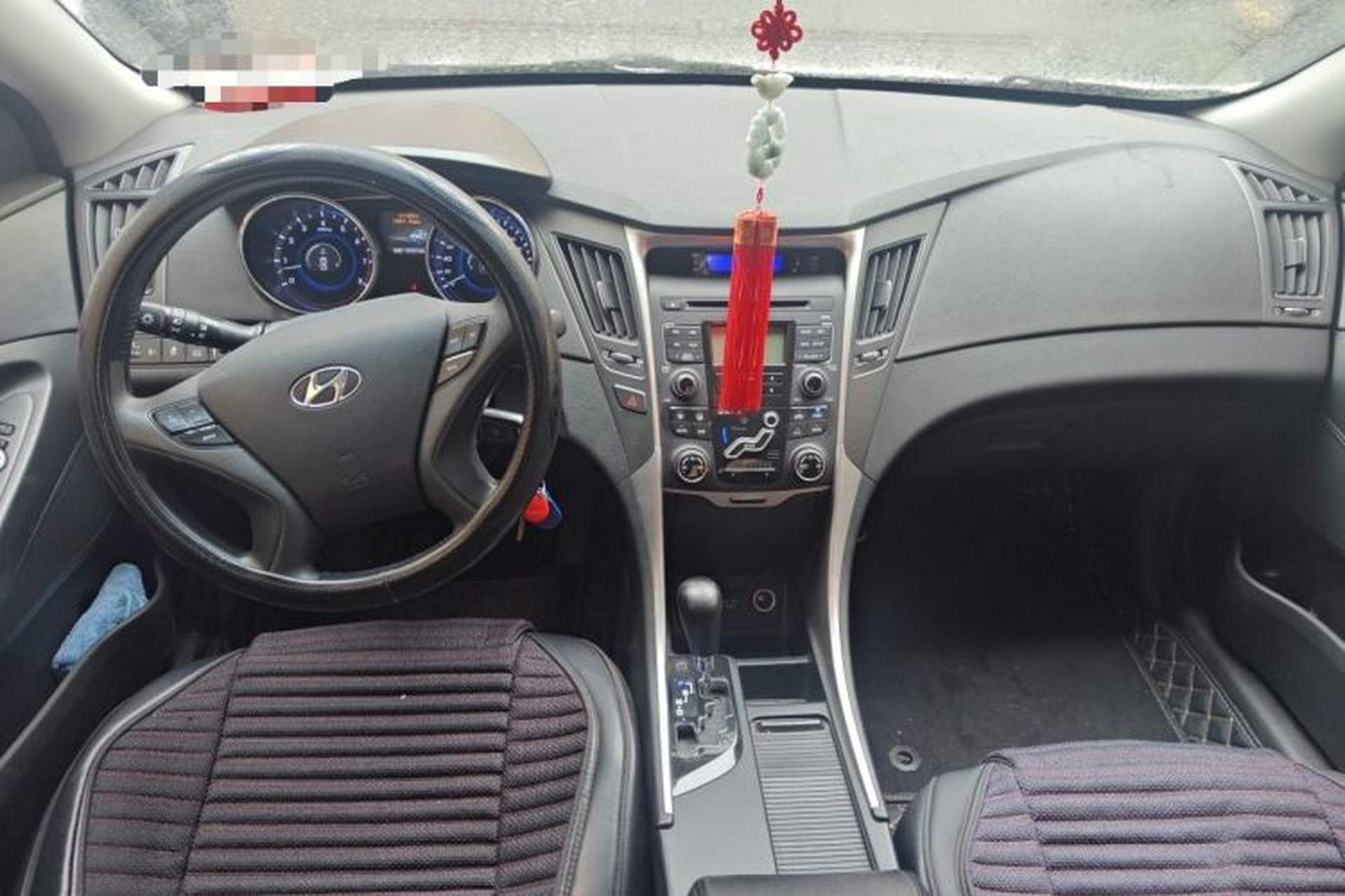 Used Hyundai Sonata 2011 2.0L Automatic Leading Edition Center Console